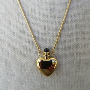 90s Y2K Gold Tone Snake Chain Heart Necklace | Modernist Heart Pendant