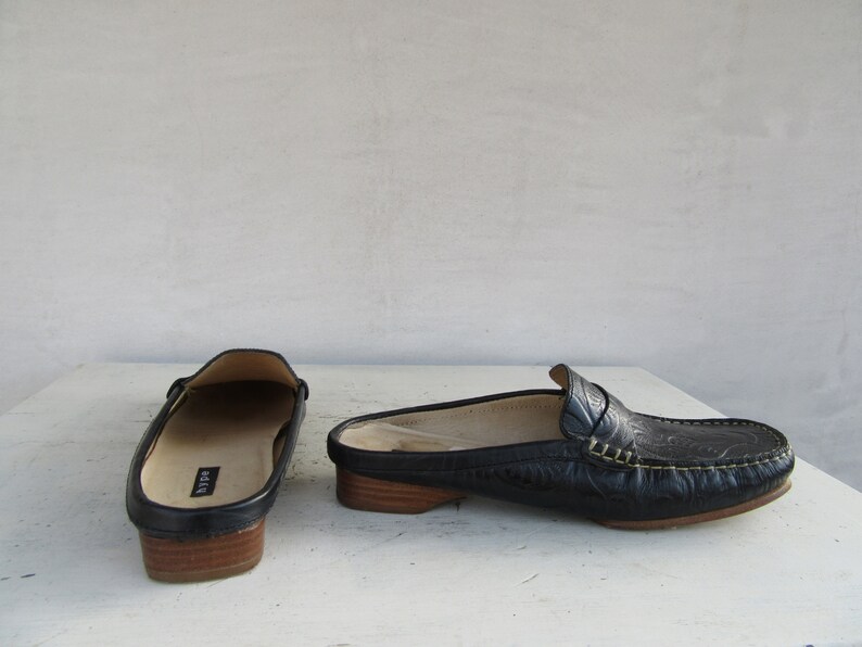7.5 EURO 38 90s Square Block Heel Tooled Leather Mules Sandals Slides