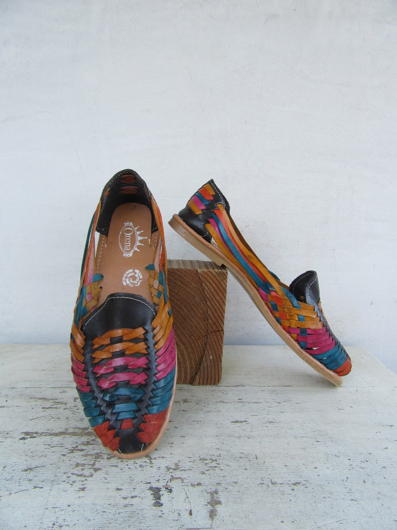 1990s Woven Leather Flats Shoes 90s 1980s 80s BLack Multicolor Leather Huaraches Size 9 EURO 40