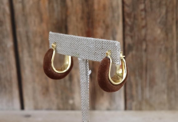 90s Gold Tone Dark Chocolate Cocoa Brown Oval Hoop Flocked Velvet Earrings
