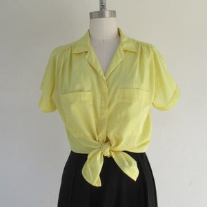 80s Silky Yellow Button Front Blouse | Secretary Top | Minimalist Business Casual Collared Gathered Front Button Down Shirt | L