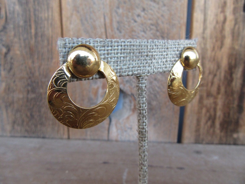 Embossed Earrings Gold Tone Statement Earrings Secretary Earrings 90s Earrings Circle Geo Earrings Doorknocker Earrings
