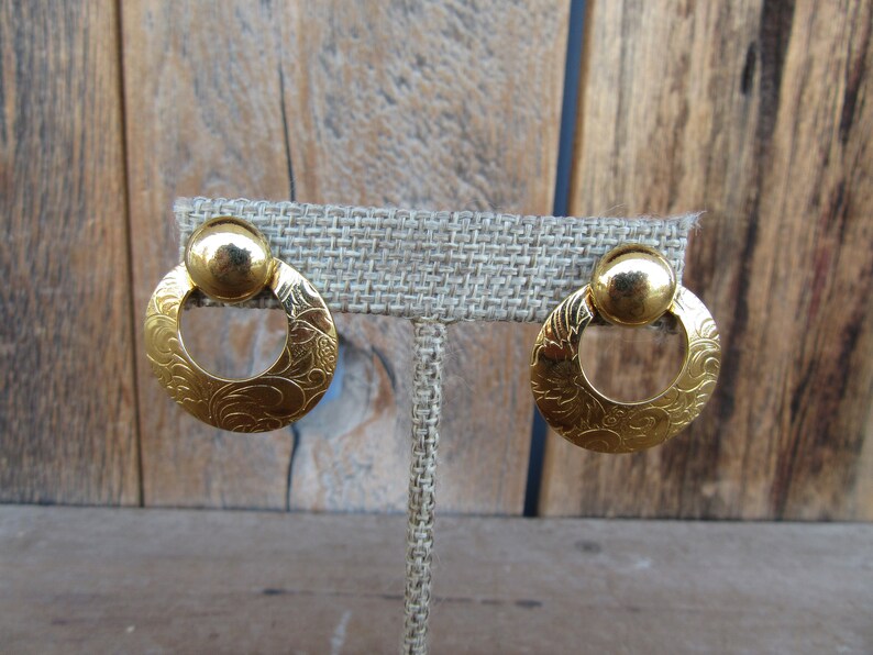 Embossed Earrings Gold Tone Statement Earrings Secretary Earrings 90s Earrings Circle Geo Earrings Doorknocker Earrings