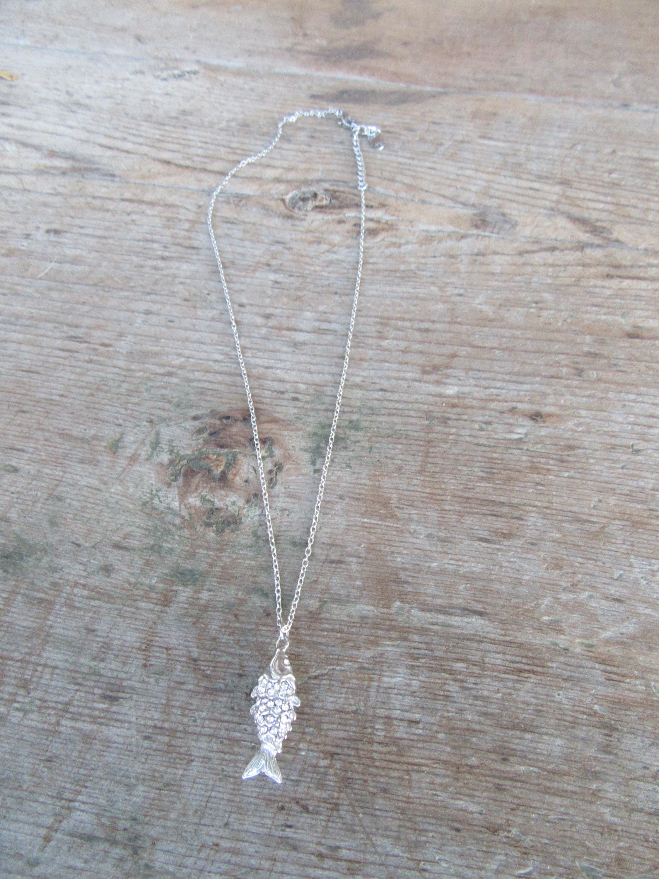 80s Silver Tone Fish Chain Necklace | Novelty Fish Pendant