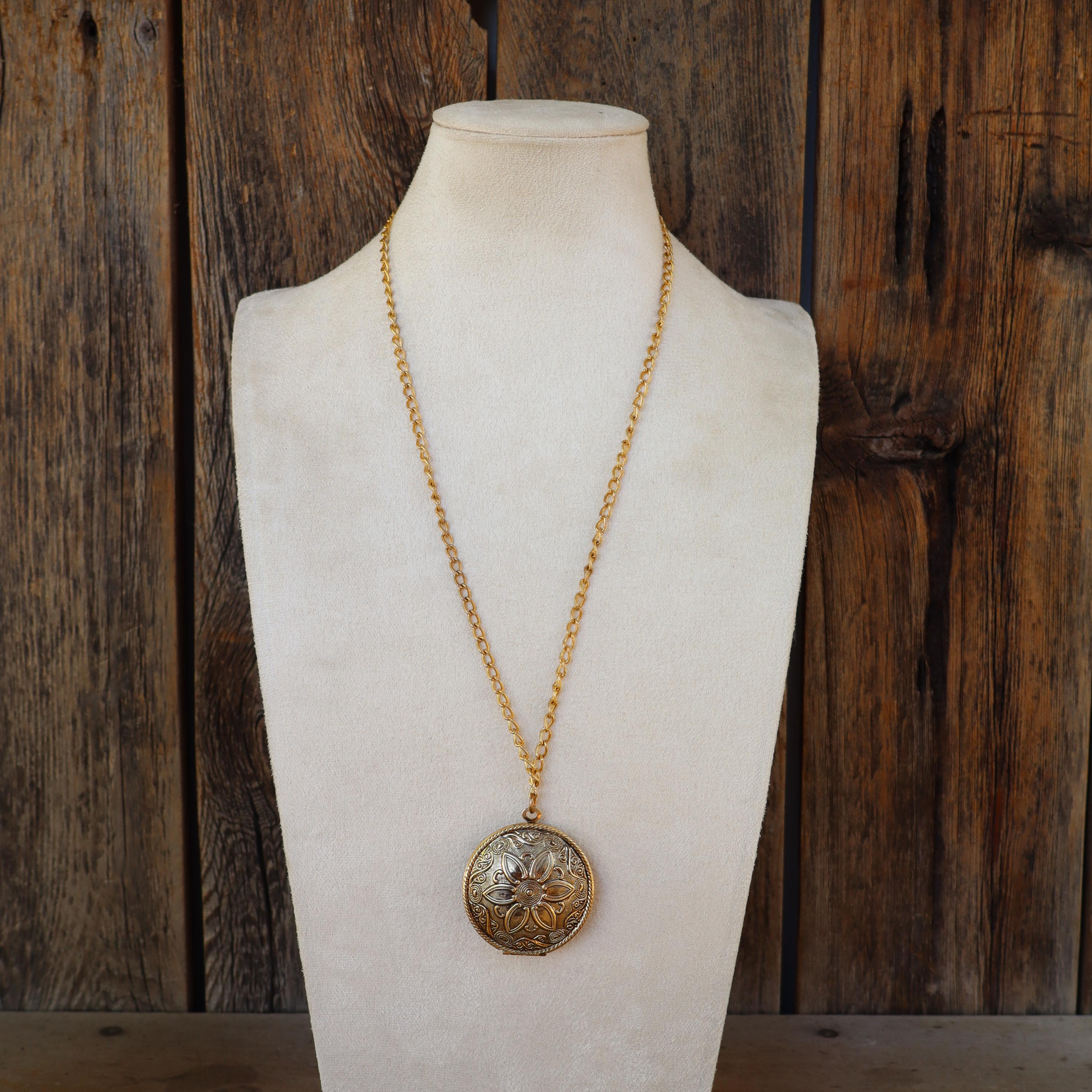 70s 80s Gold Tone Chunky Large Round Ornate Locket Mod Chain