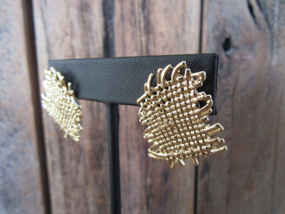 90s Earrings | Gold Tone Square Mesh Earrings | M… - image 2