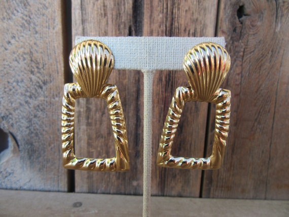 Door knocker hotsell earrings 90s
