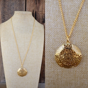 70s 80s Gold Tone Thick Heavy Filigree Medallion Statement Necklace | 24&quot; Mod Necklace