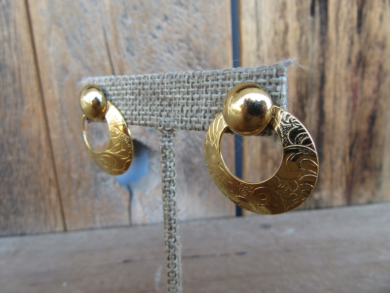 Embossed Earrings Gold Tone Statement Earrings Secretary Earrings 90s Earrings Circle Geo Earrings Doorknocker Earrings