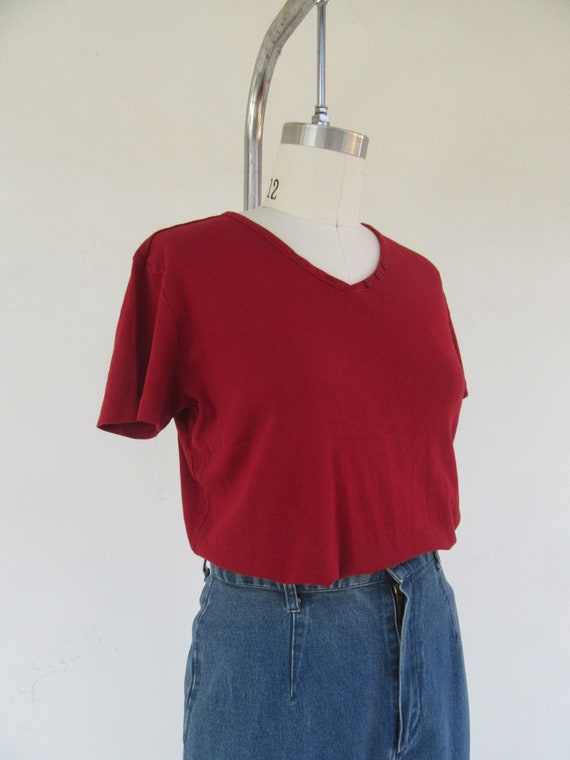 90s Dark Red All Cotton V Neck Tee Shirt | Minima… - image 3