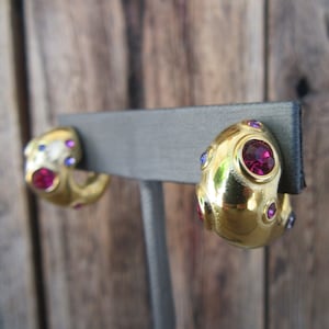 90er Jahre Gold Tone Modernist Creolen | Bejeweled Crooked Chunky Statement Hoops | Statement Ohrringe