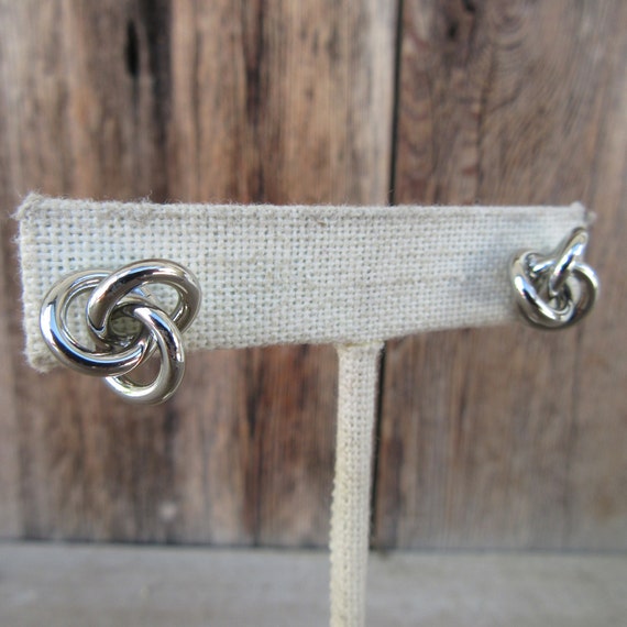 90s Silver Tone Chunky Earrings | Swirl Knot Stat… - image 1