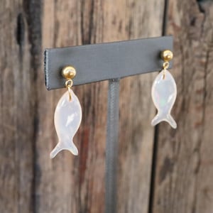 90s Gold Tone and White Resin Fish Dangle Earrings | Minimal Resortcore Nautical Oil Slick Oilslick Modernist Earrings