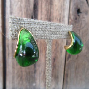 90s Teardrop Gold Tone Hoops | Emerald Green Resin Hoops | Modernist Statement Earrings