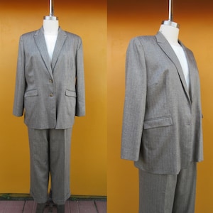 PLUS SIZE 90s Wool Blend Taupe Herringbone Two Piece Suit | Blazer and Pleated High Waist Tapered Trousers Pants Suit | Officecore | Size 20