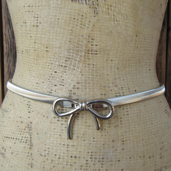 Vintage cameo silver toned metal elastic belt Vintage cameo belt - Gem main image 3