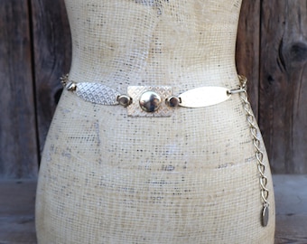 90s Silver Tone Floral Metal Chain Belt | Long Chain Belt  display picture 1