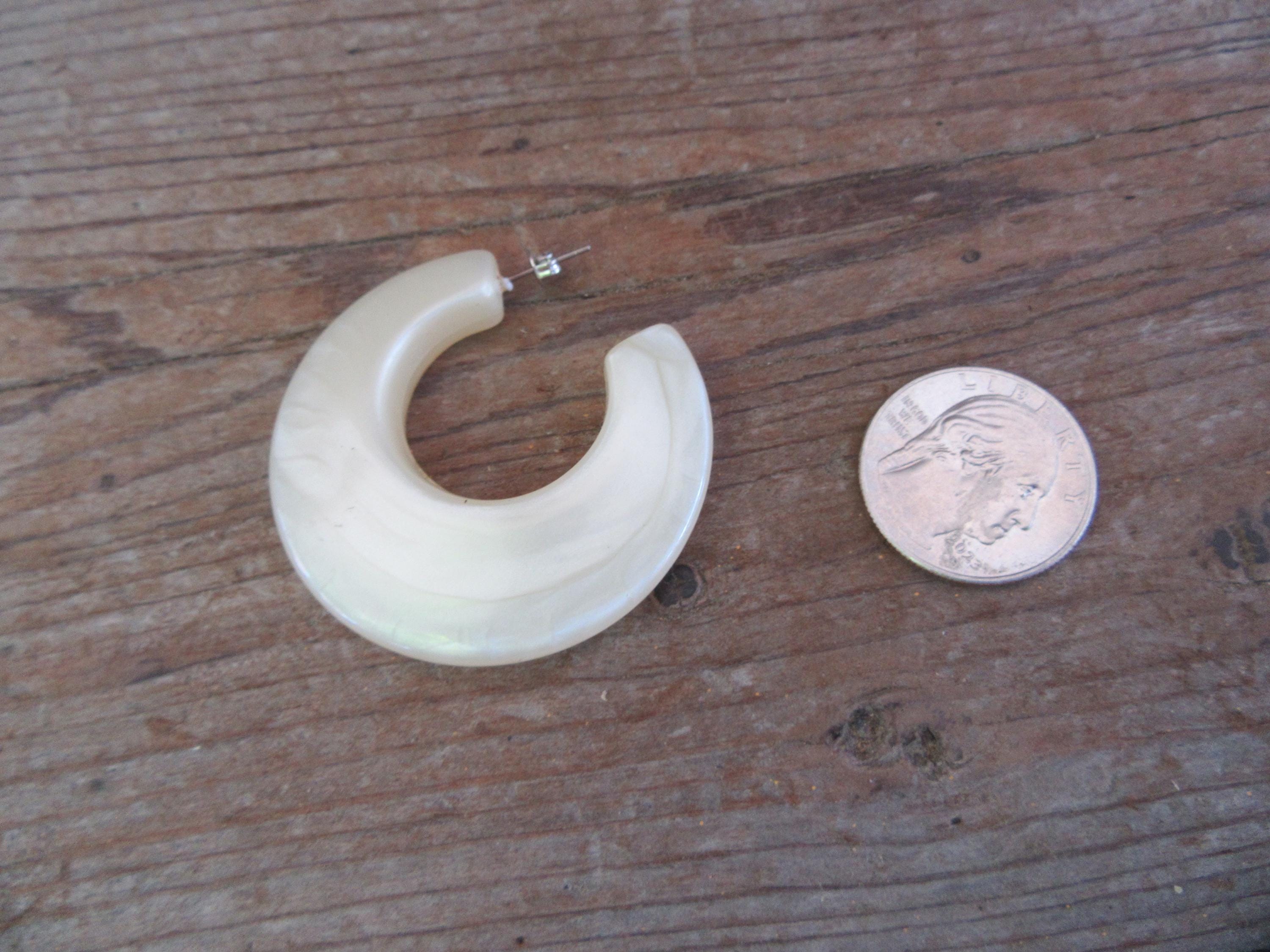 80s 90s Cream Swirl Resin Hoop Earrings Thick Plastic Hoop 
