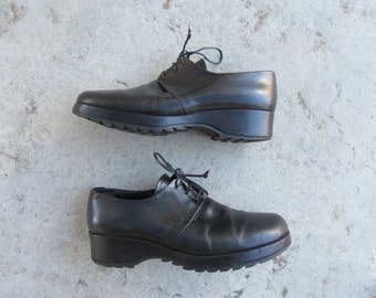 90s Chunky Joan and David Oxford Shoes | Rounded Toe Ergo Heel Y2K Black Leather Wedge Heel Laceup Shoes | 8.5