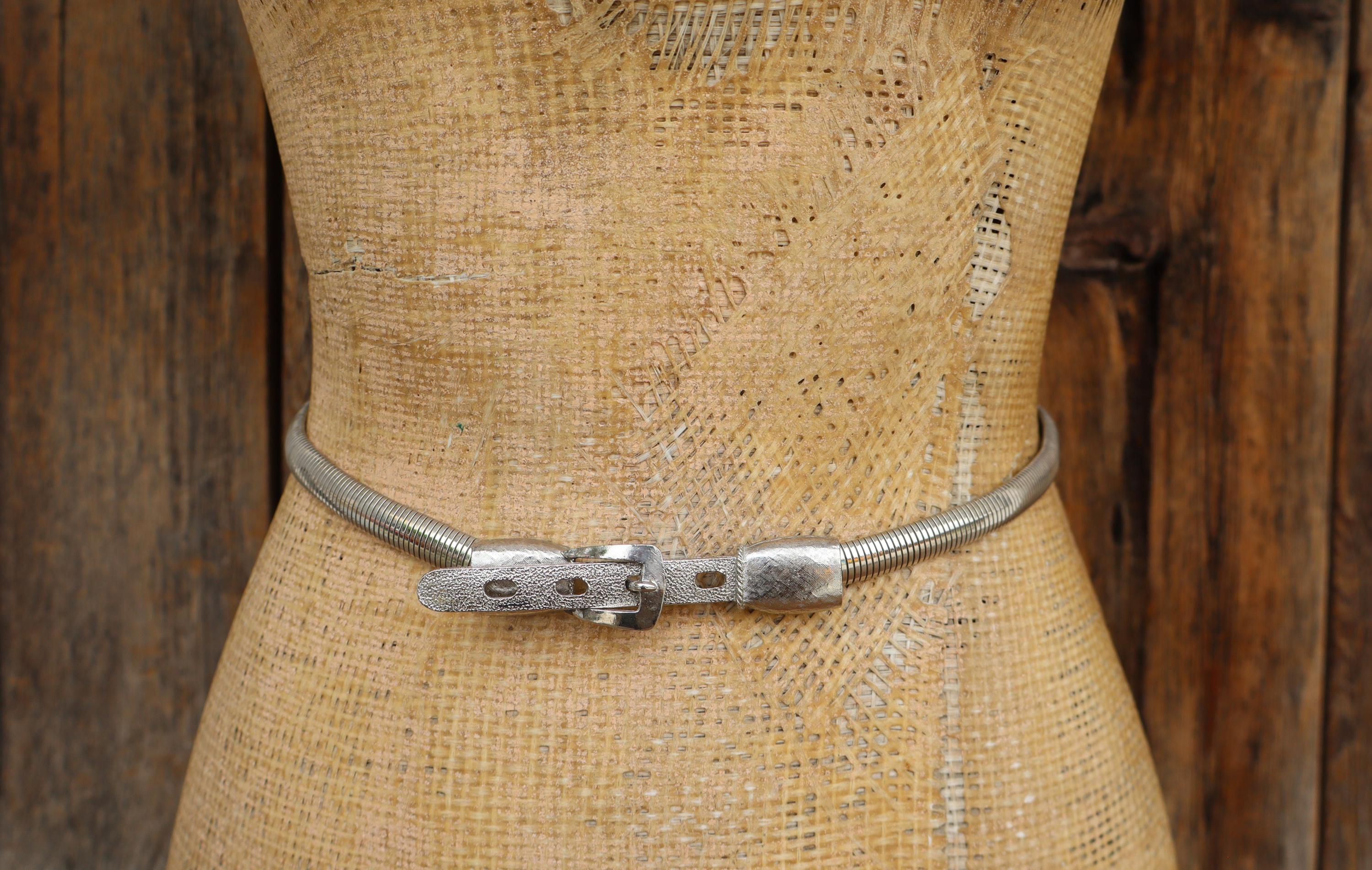 80s Silver Tone Slinky Belt Size Small Medium 24 to 31  display picture 1