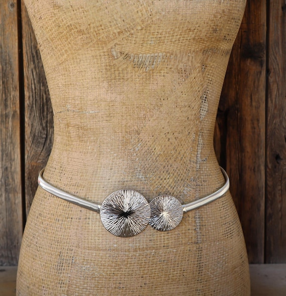 1980s 90s Silver Metal Shell Buckle Stretch Belt | Art Deco 