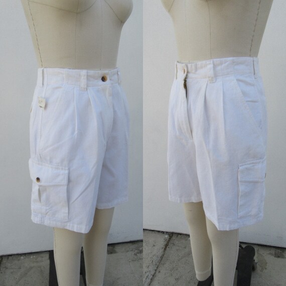 90s Stark White Pleated Cargo Shorts | High Rise … - image 4