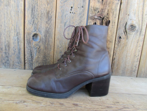 90s Minimalist Brown Leather Block Heel Ankle Boot