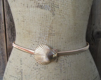 1980er 90er Jahre Stretch Metall Muschel Schnalle Gürtel | Art Deco Revival Shell Skinny Slinky Gürtel | 25 bis 32
