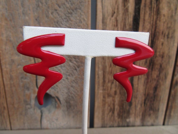 80s NOS New Wave Red Swirl Earrings | Statement Earrings | Modernist Statement Jewelry | Curlicue Squiggle 1980s Earrings