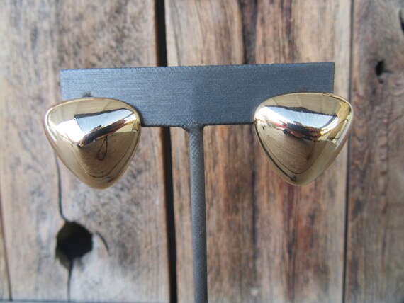 90s Simple Gold Tone Triangle Button Earrings | B… - image 6