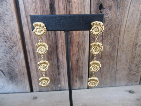 90s Earrings | Shell Dangle Duster Earrings | Nau… - image 5