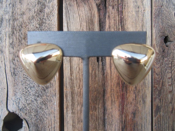 90s Simple Gold Tone Triangle Button Earrings | B… - image 2