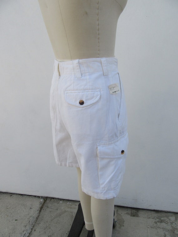 90s Stark White Pleated Cargo Shorts | High Rise … - image 7