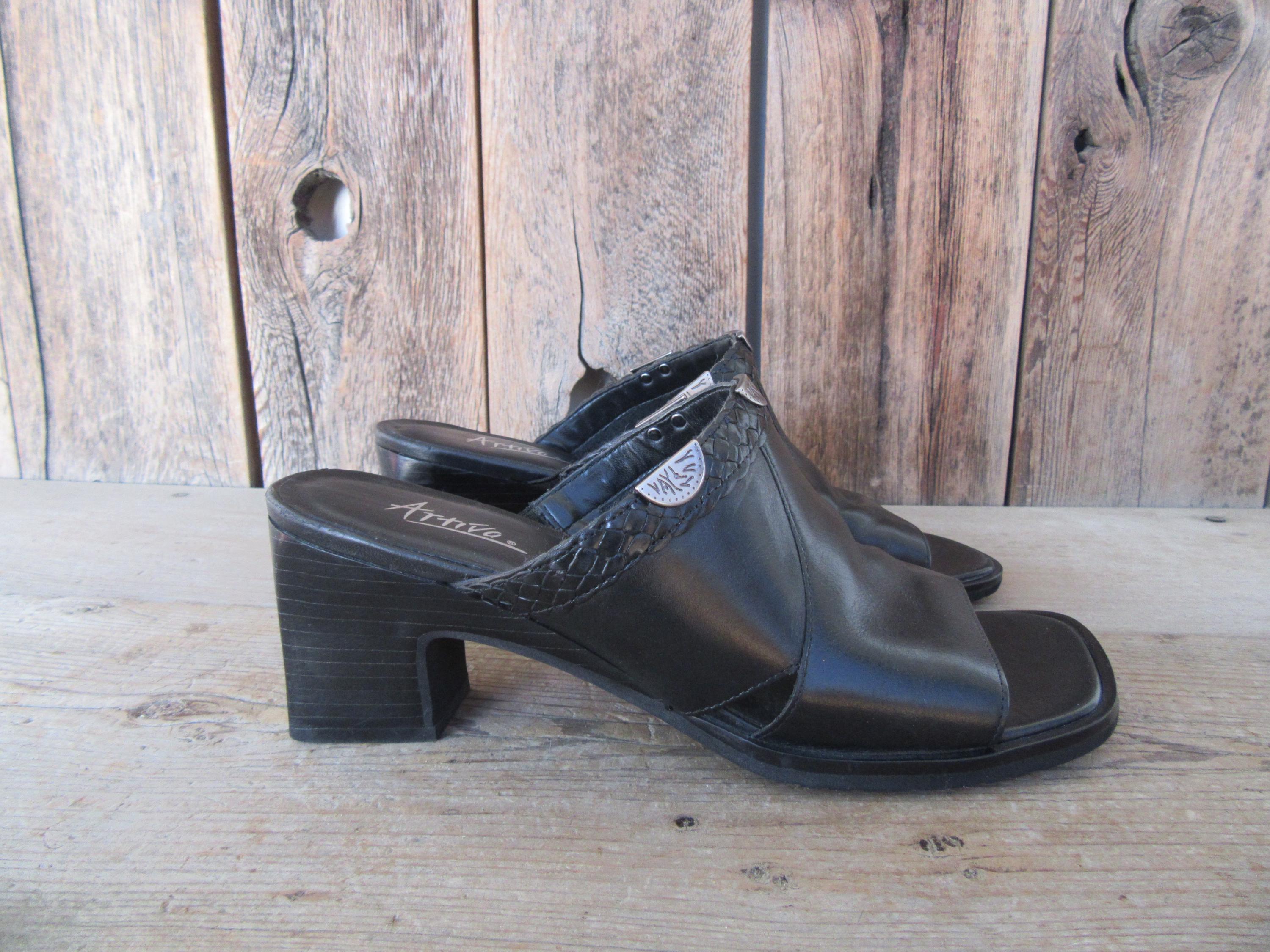 90s Minimalist Square Heel Black Open Toe Leather Mules
