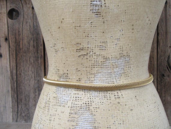 80s Gold Metal Stretch Belt | Skinny Slinky Belt | Skinny  display picture 1