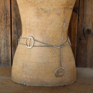 60s 70s Silver Tone Ring Chain Belt | Chaink Link Belt | Geo Cutout Oval MOd Chain Waist Belt | MCM Metal Waist Belt | 34 Waist