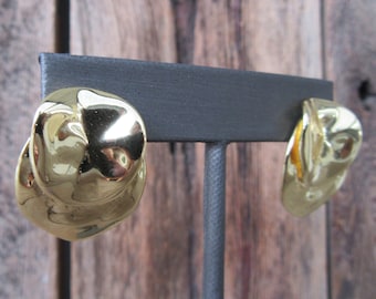 Grosses boucles d'oreilles texturées dorées des années 90 | Boucles d'oreilles rondes qui se chevauchent | Grosses boucles d'oreilles rondes en forme de feuille
