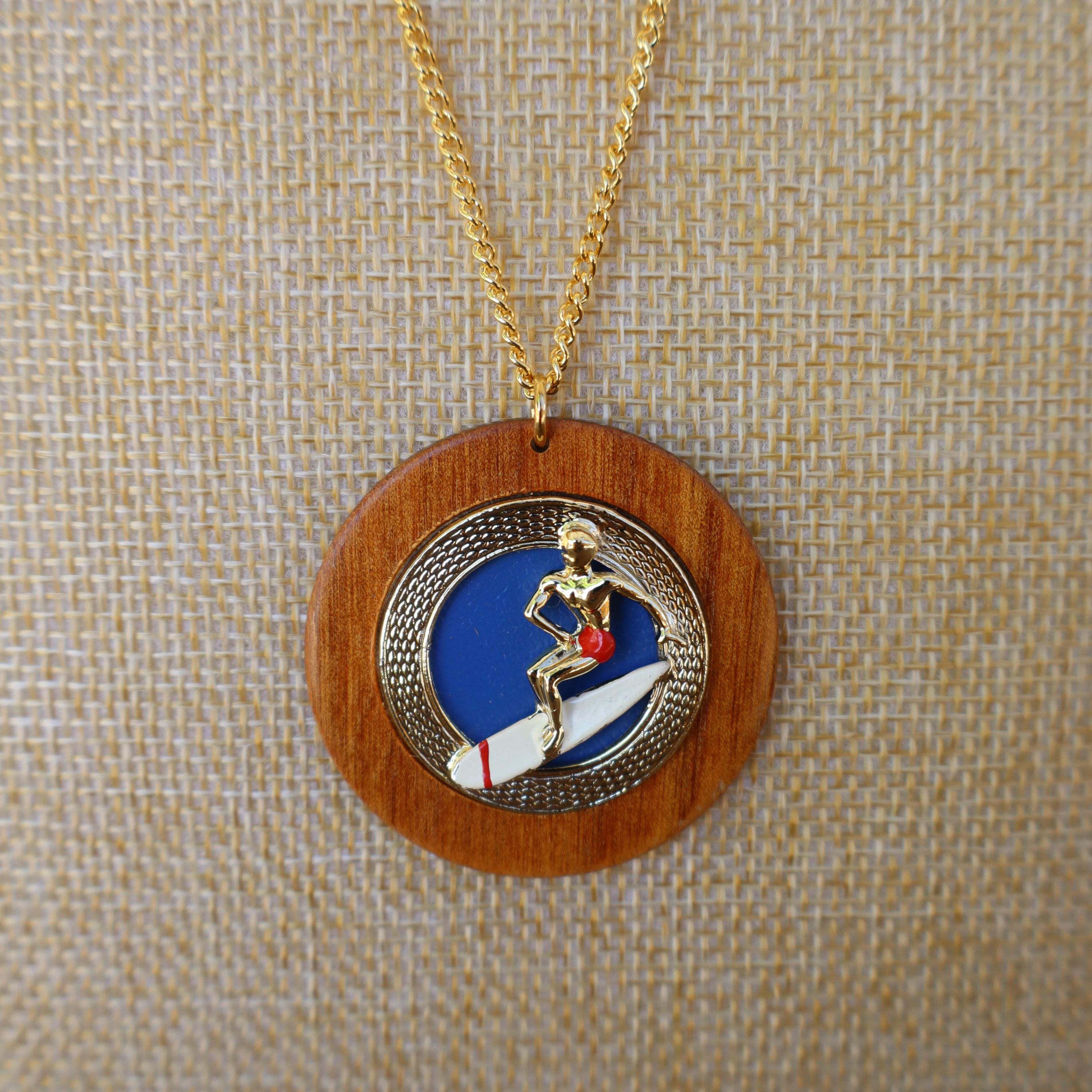 70年代風ノベルティ 木製プレート サーフィン サーファー ネックレス 