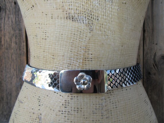 PLUS SIZE 80s 90s Silver Tone Metal Shield Belt |… - image 1