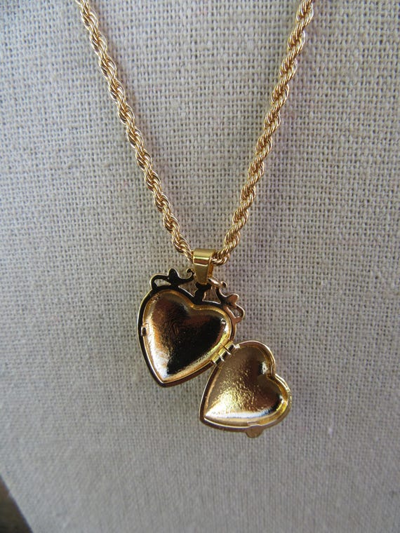 80s 90s Chunky Gold Tone Puff Heart Locket Necklace | Etched Heart