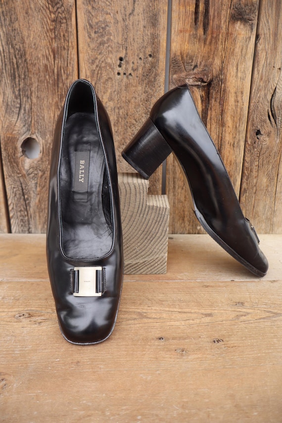 90s〜 BALLY パンチド スクエアトゥ ストレートチップ レザーシューズ 90s Bally Black Logo Plate Pumps | Ballet Office Core Pumps | Size