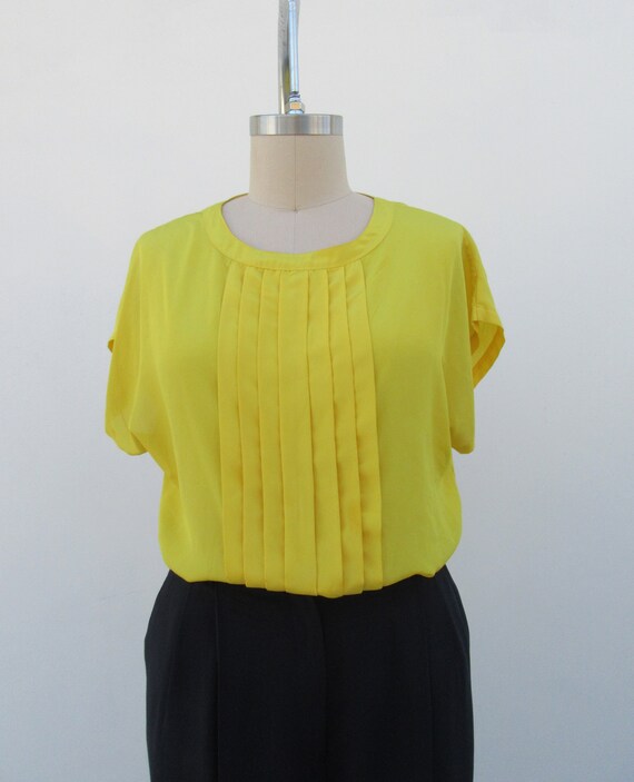 PLUS SIZE 80s Yellow Silky Pintuck Short Sleeve B… - image 3