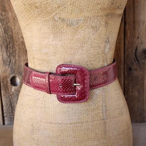 80s 90s Magenta Wide Snakeskin Belt | Snake Belt | Snakeskin Waist Belt |  Bold Statement Belt | 23 to 27