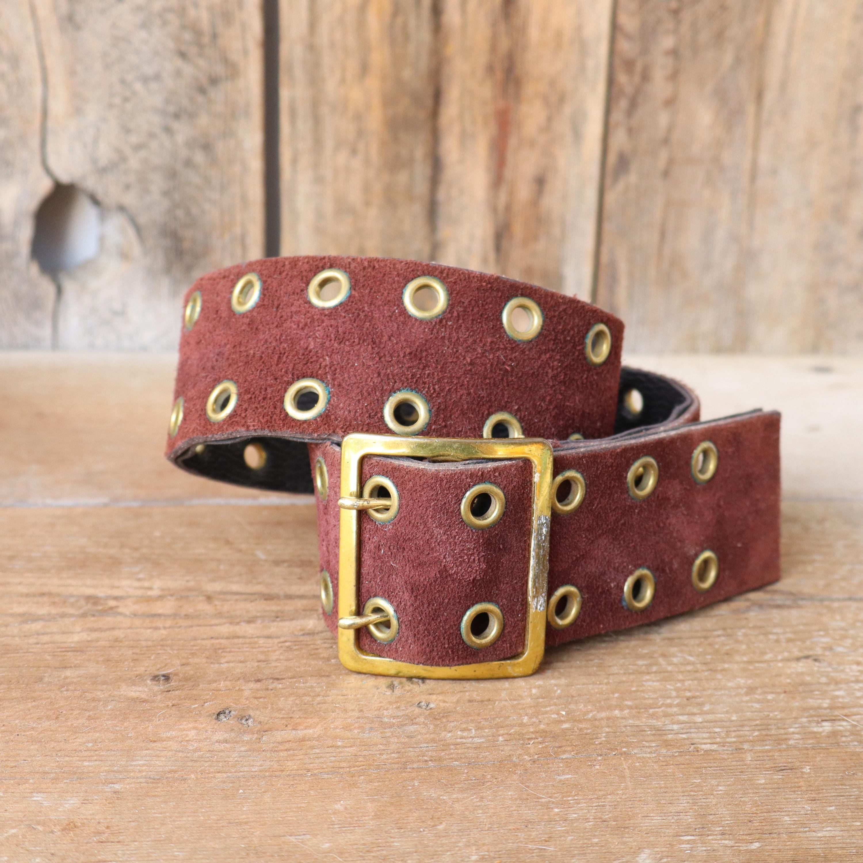 1970s Wide Grommet Double Prong Buckle Burgundy Suede  display picture 2