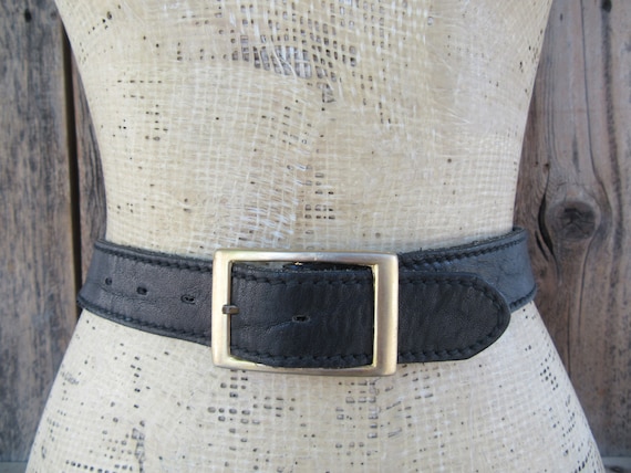 Cintura da donna in pelle PU con fibbia dorata