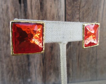 90s Pounded Gold Tone Square Earrings | Hammered Red and Gold Tone Square Stud Earrings | Statement Earrings | Modernist Earrings