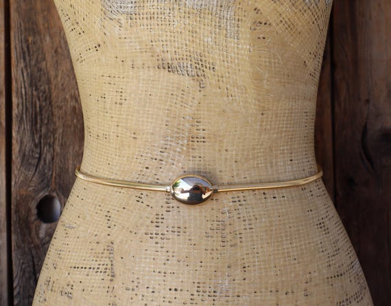 80s Gold Metal Stretch Belt | Oval Buckle Skinny Slinky Belt  display picture 2