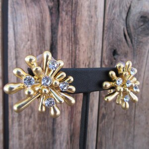 90s Gold Tone Floral Rhinestone Modernist Clip Earrings | Unpierced Statement Earrings | Vintage  Bejeweled Cluster Earrings