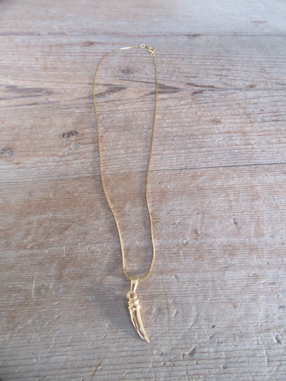 80s 90s Dainty Gold Chain Sharks Tooth Necklace |… - image 4