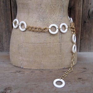 80s does 60s White Resin Ring and Gold Tone Chain Belt | Metal Link Belt | Mod New Wave Waist Belt | 34 to 39